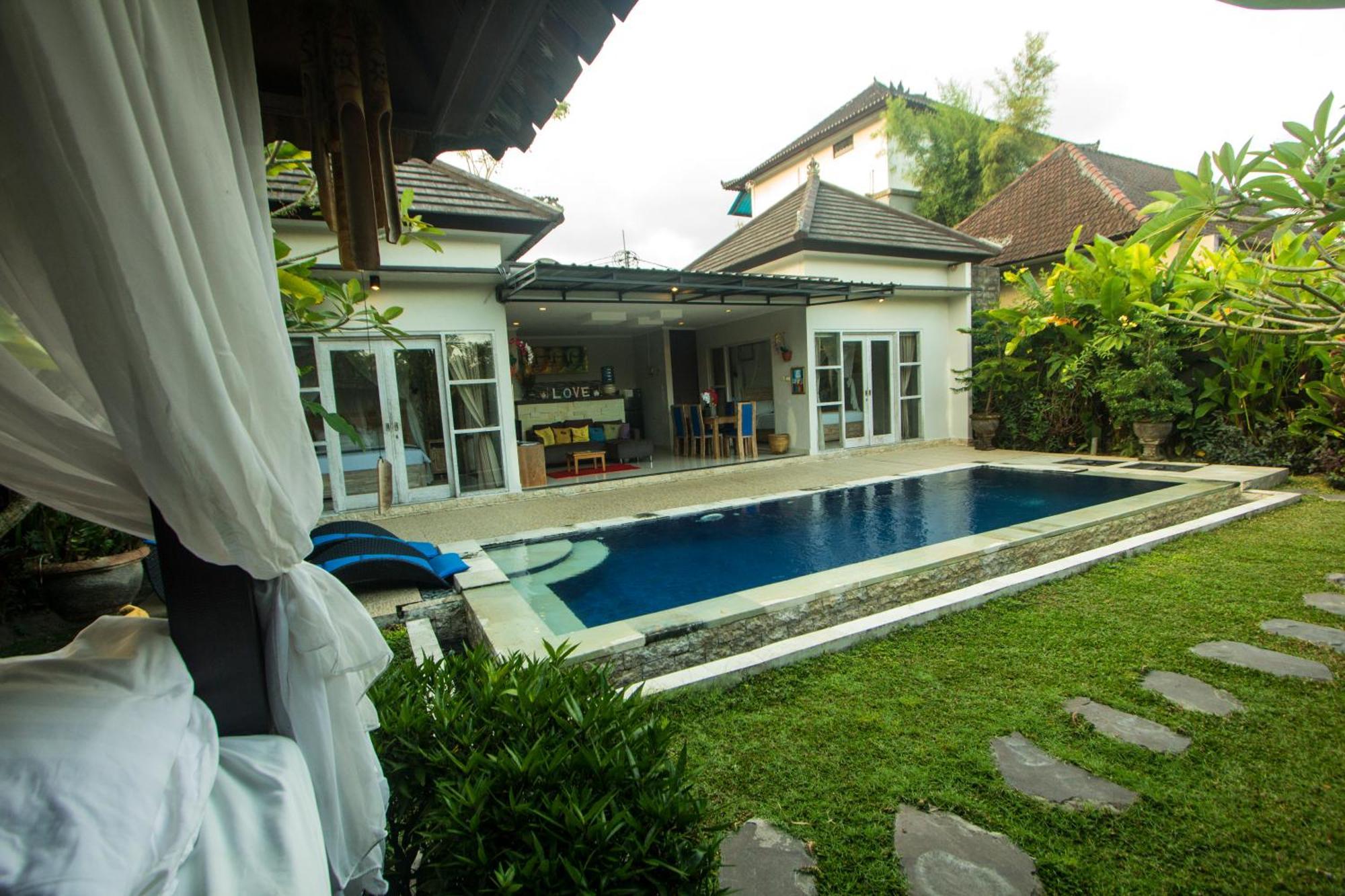 Ratna Villa Ubud Exterior foto
